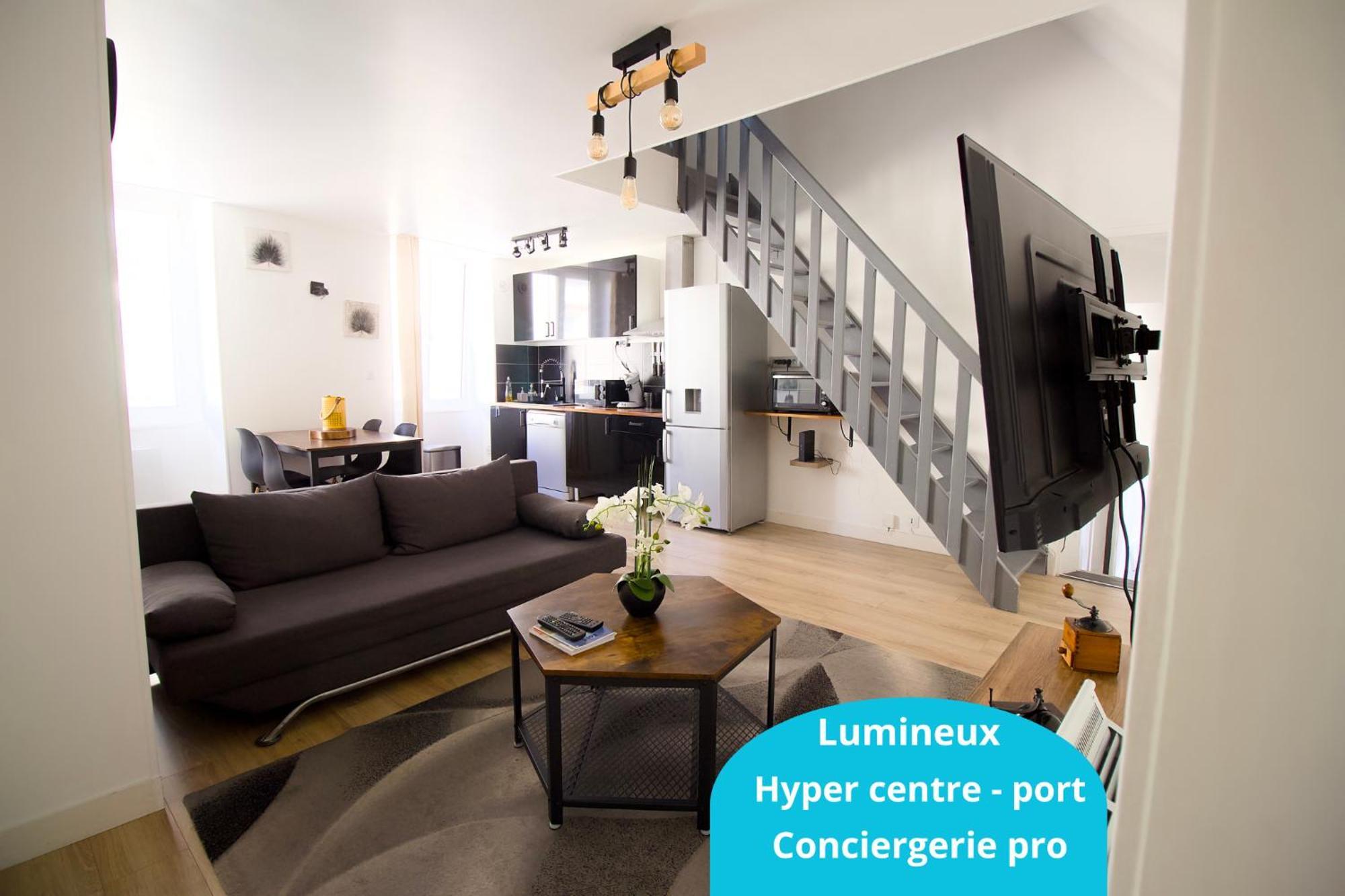 Triplex Lumineux A Cherbourg, Hyper Centre, 2 Pas Du Port & Vie Nocturne, Intendance Luxury Host Extérieur photo