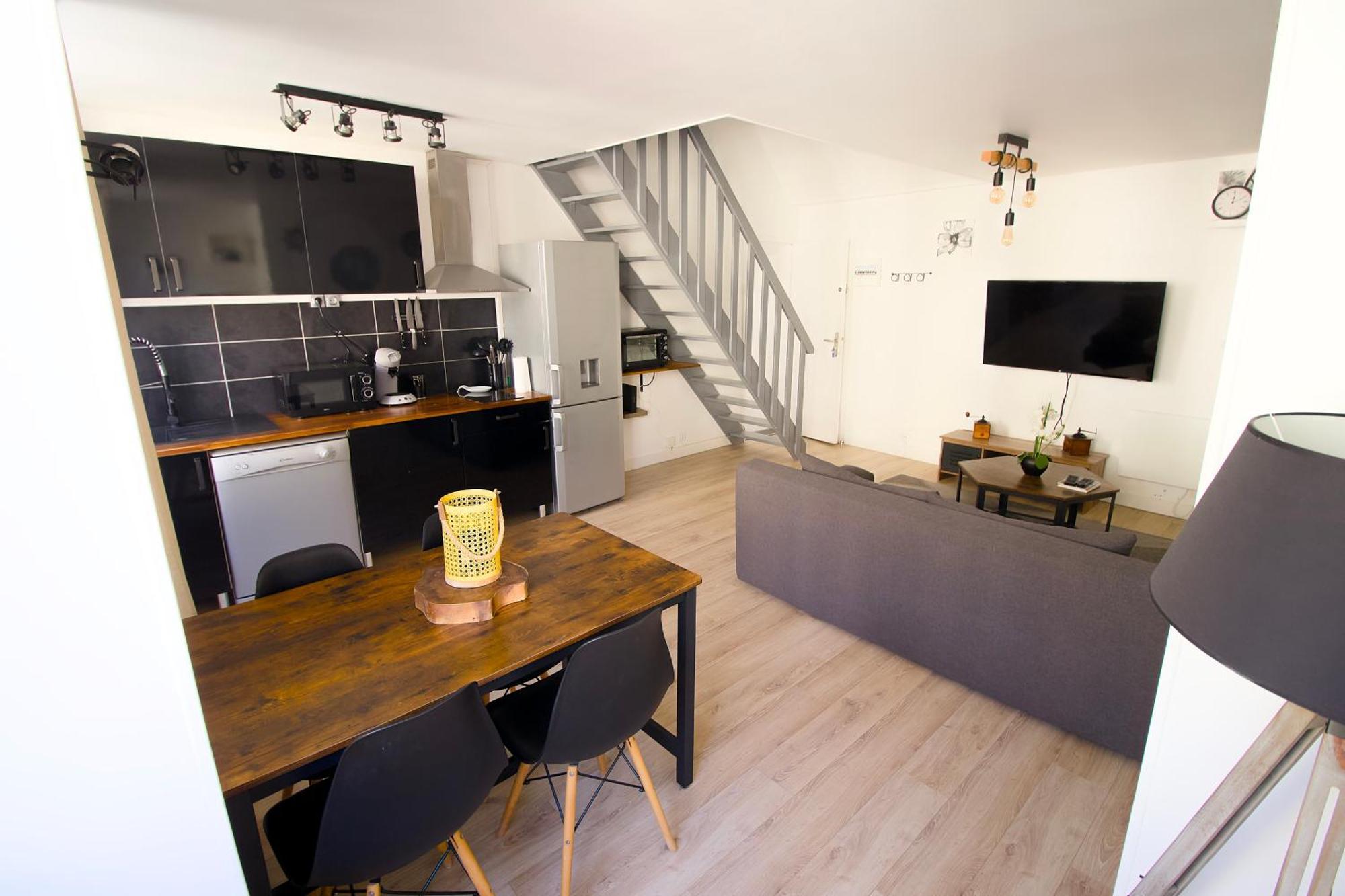 Triplex Lumineux A Cherbourg, Hyper Centre, 2 Pas Du Port & Vie Nocturne, Intendance Luxury Host Extérieur photo