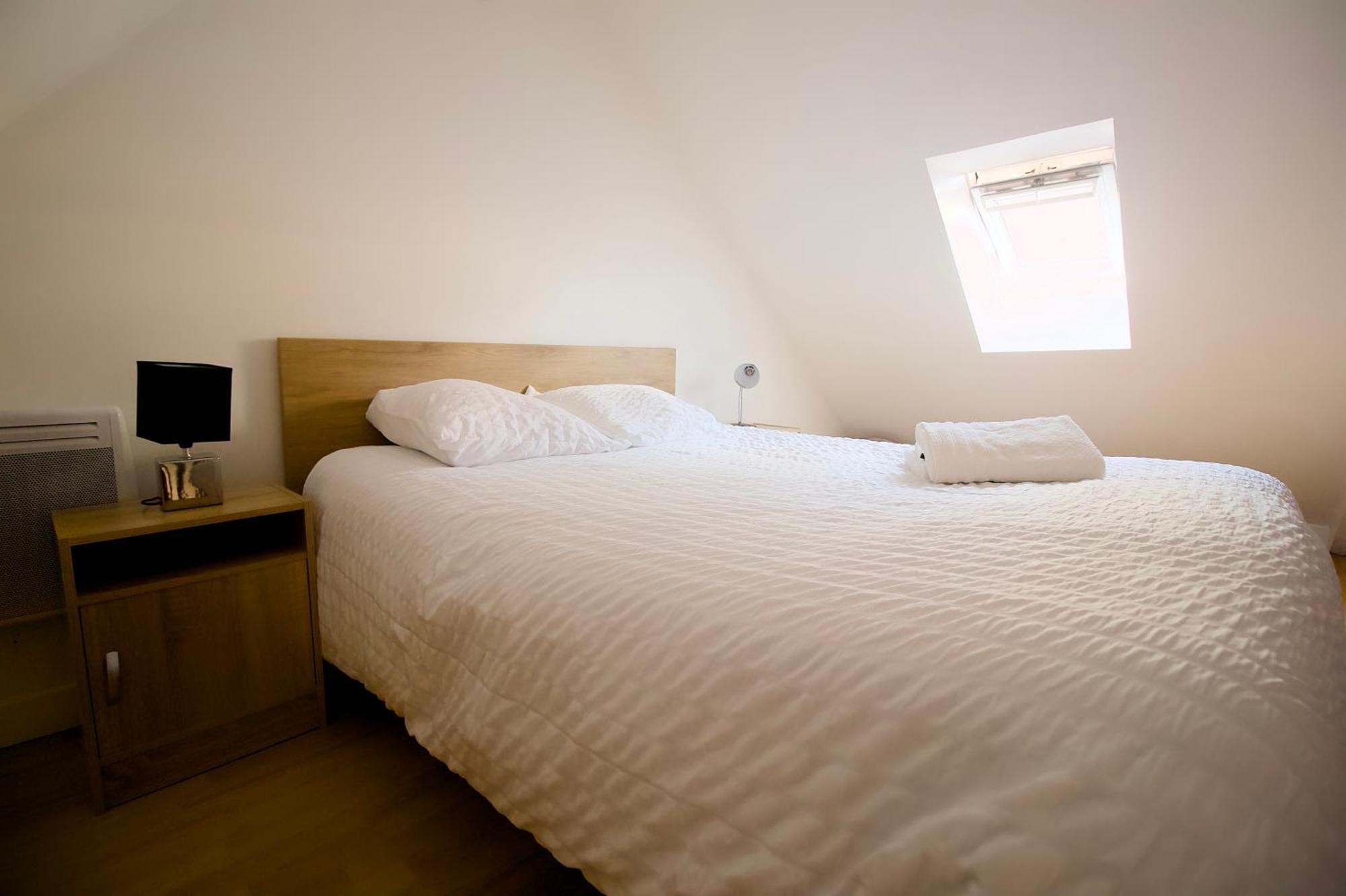 Triplex Lumineux A Cherbourg, Hyper Centre, 2 Pas Du Port & Vie Nocturne, Intendance Luxury Host Extérieur photo