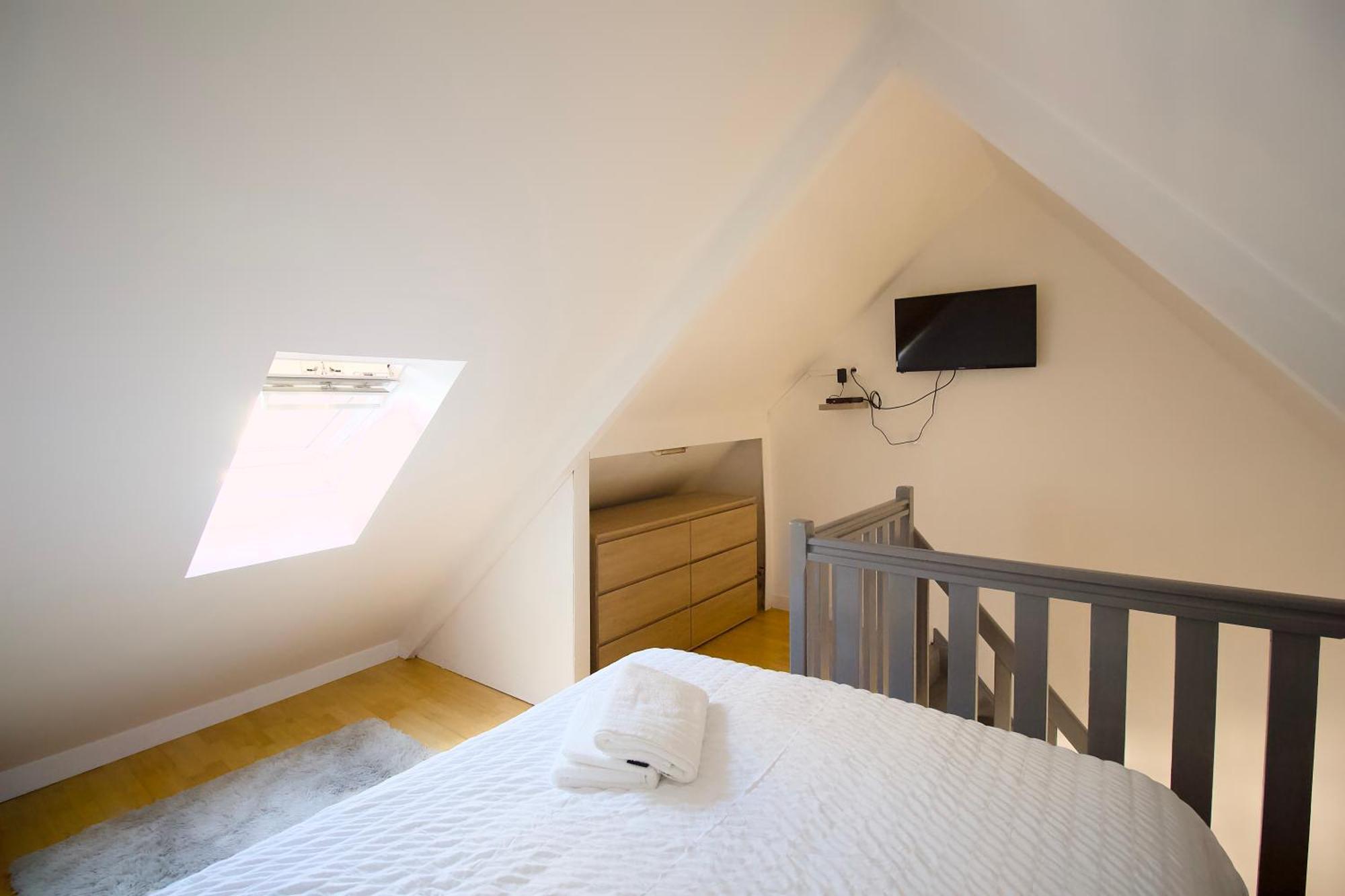Triplex Lumineux A Cherbourg, Hyper Centre, 2 Pas Du Port & Vie Nocturne, Intendance Luxury Host Extérieur photo