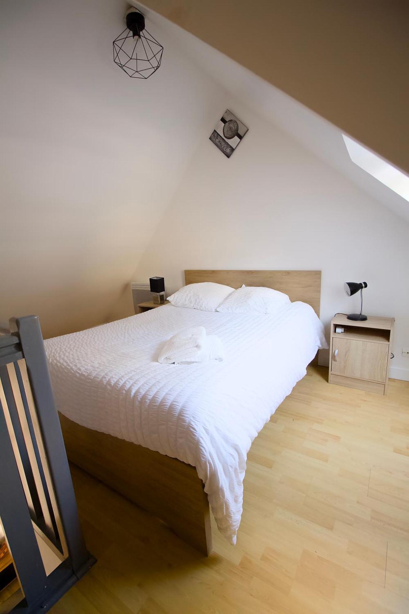 Triplex Lumineux A Cherbourg, Hyper Centre, 2 Pas Du Port & Vie Nocturne, Intendance Luxury Host Extérieur photo