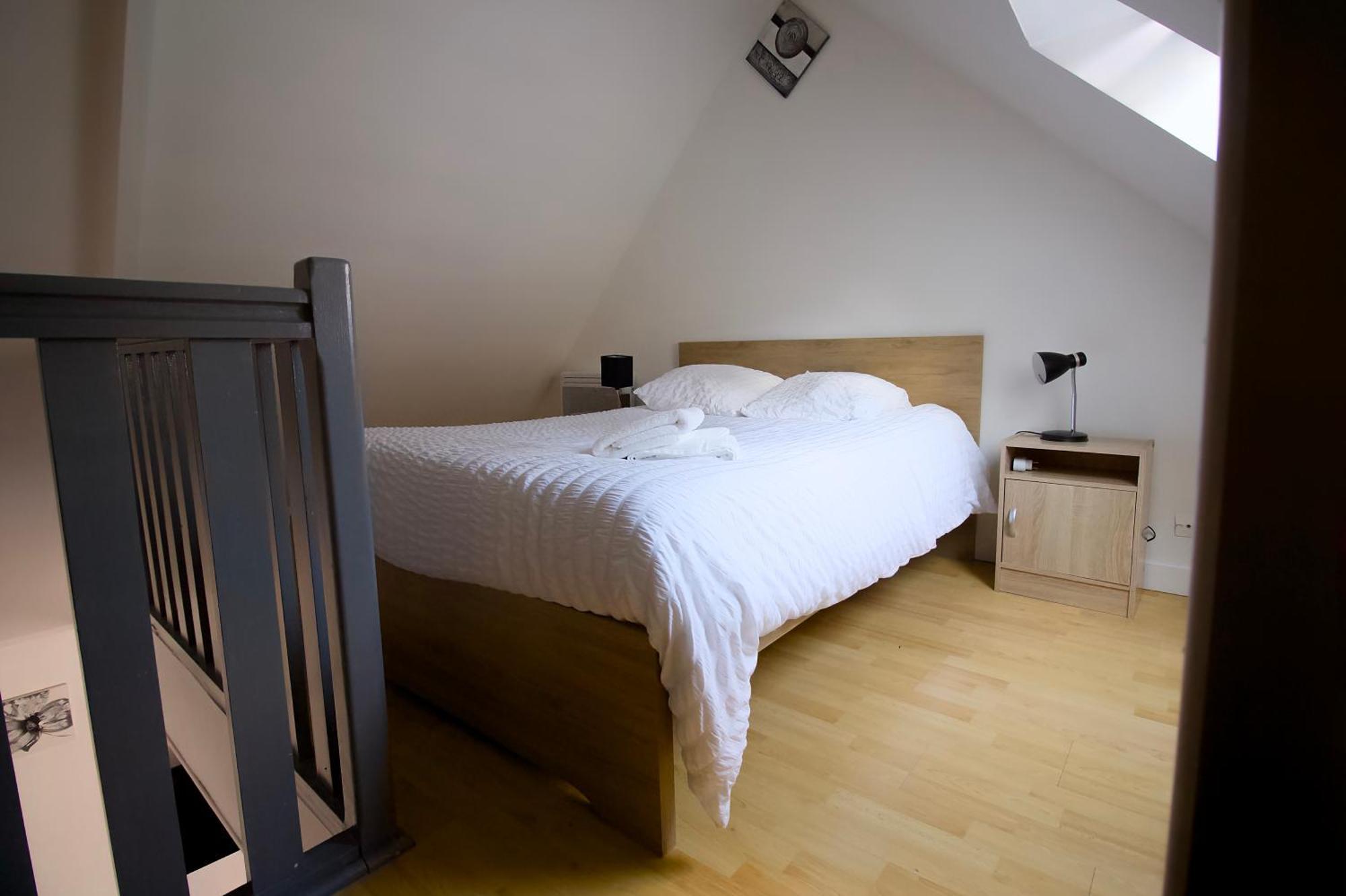 Triplex Lumineux A Cherbourg, Hyper Centre, 2 Pas Du Port & Vie Nocturne, Intendance Luxury Host Extérieur photo